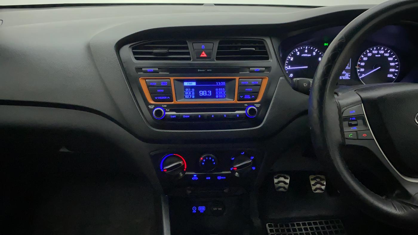 2017 Hyundai i20 Active 1.2 S, Petrol, Manual, 67,117 km, Air Conditioner