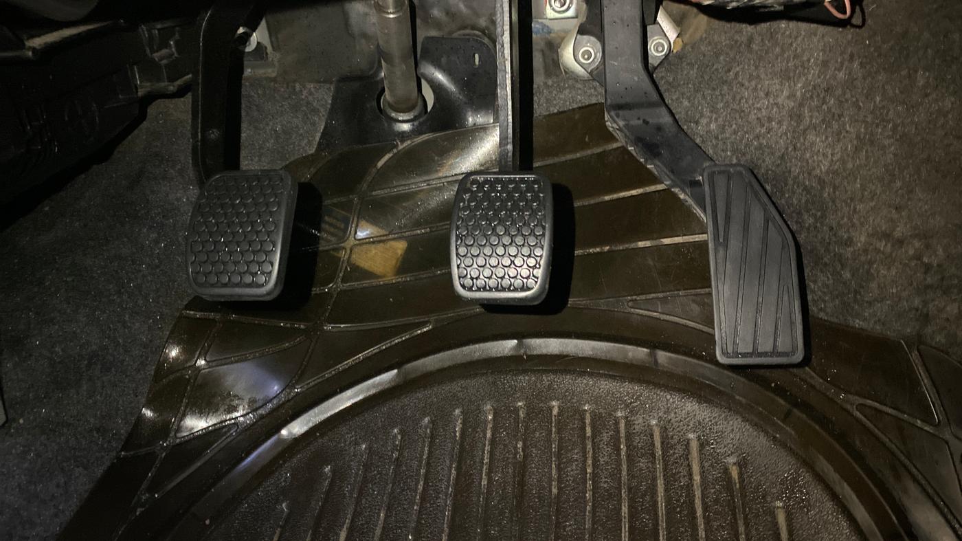 2015 Maruti Alto K10 VXI, Petrol, Manual, 47,222 km, Pedals