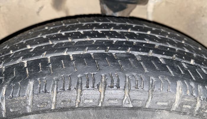 2015 Maruti Alto K10 VXI, Petrol, Manual, 47,222 km, Left Front Tyre Tread