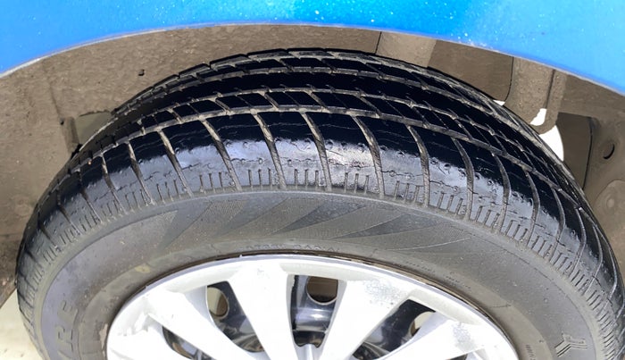 2017 Maruti Celerio VXI CNG, CNG, Manual, 23,981 km, Left Rear Tyre Tread
