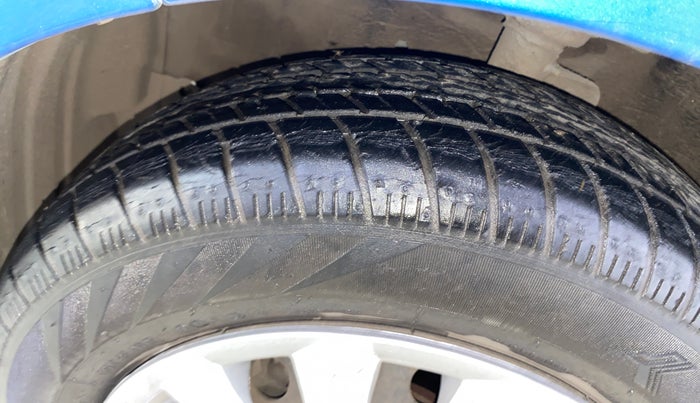 2017 Maruti Celerio VXI CNG, CNG, Manual, 23,981 km, Left Front Tyre Tread