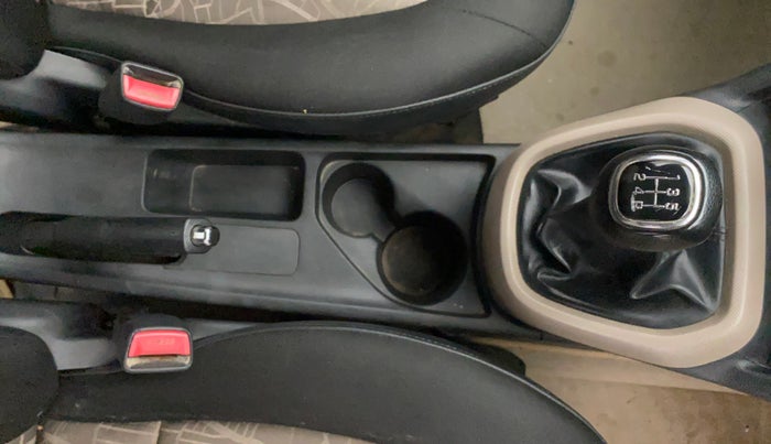 2016 Hyundai Grand i10 SPORTZ 1.2 KAPPA VTVT, Petrol, Manual, 62,977 km, Gear Lever