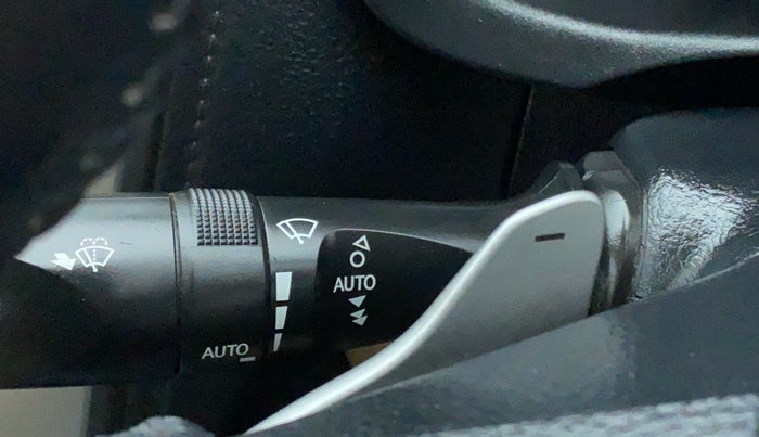 2018 Toyota YARIS VX CVT, Petrol, Automatic, 60,571 km, Rain Sensing Wipers