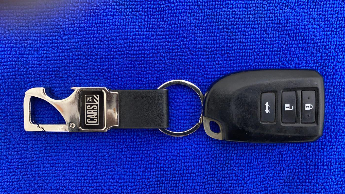 2018 Toyota YARIS VX CVT, Petrol, Automatic, 60,571 km, Key Close Up