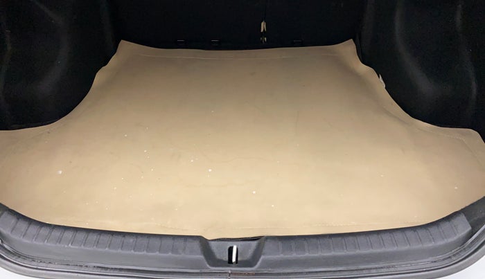 2018 Toyota YARIS VX CVT, Petrol, Automatic, 60,571 km, Boot Inside