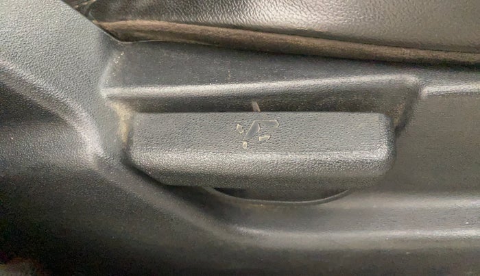 2013 Hyundai i20 MAGNA 1.2, Petrol, Manual, 73,013 km, Driver Side Adjustment Panel