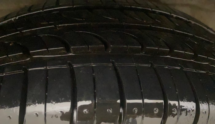 2013 Hyundai i20 MAGNA 1.2, Petrol, Manual, 73,013 km, Right Rear Tyre Tread