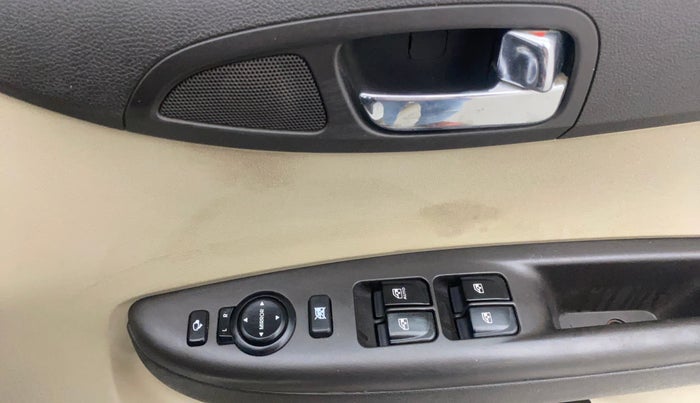 2013 Hyundai i20 MAGNA 1.2, Petrol, Manual, 73,013 km, Driver Side Door Panels Control