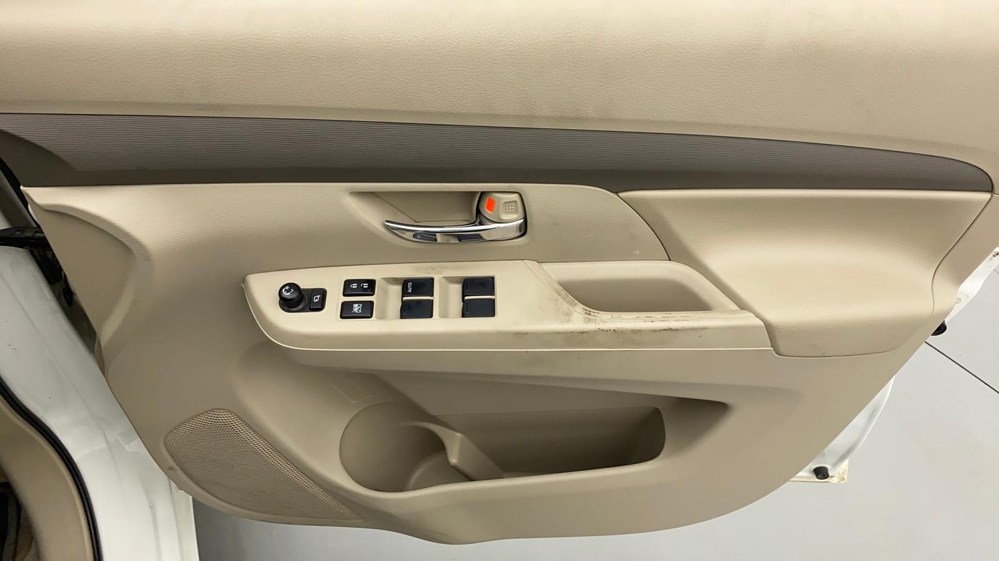 2019 Maruti Ertiga VXI SHVS, Petrol, Manual, 38,667 km, Driver Side Door Panels Control