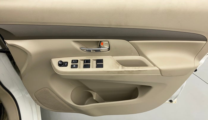 2019 Maruti Ertiga VXI SHVS, Petrol, Manual, 38,667 km, Driver Side Door Panels Control