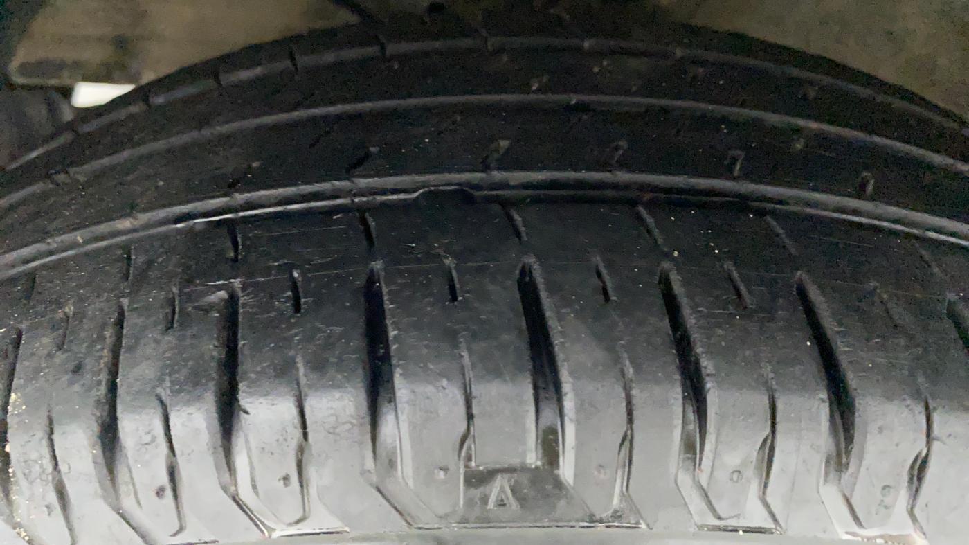 2019 Maruti Ertiga VXI SHVS, Petrol, Manual, 38,667 km, Left Front Tyre Tread