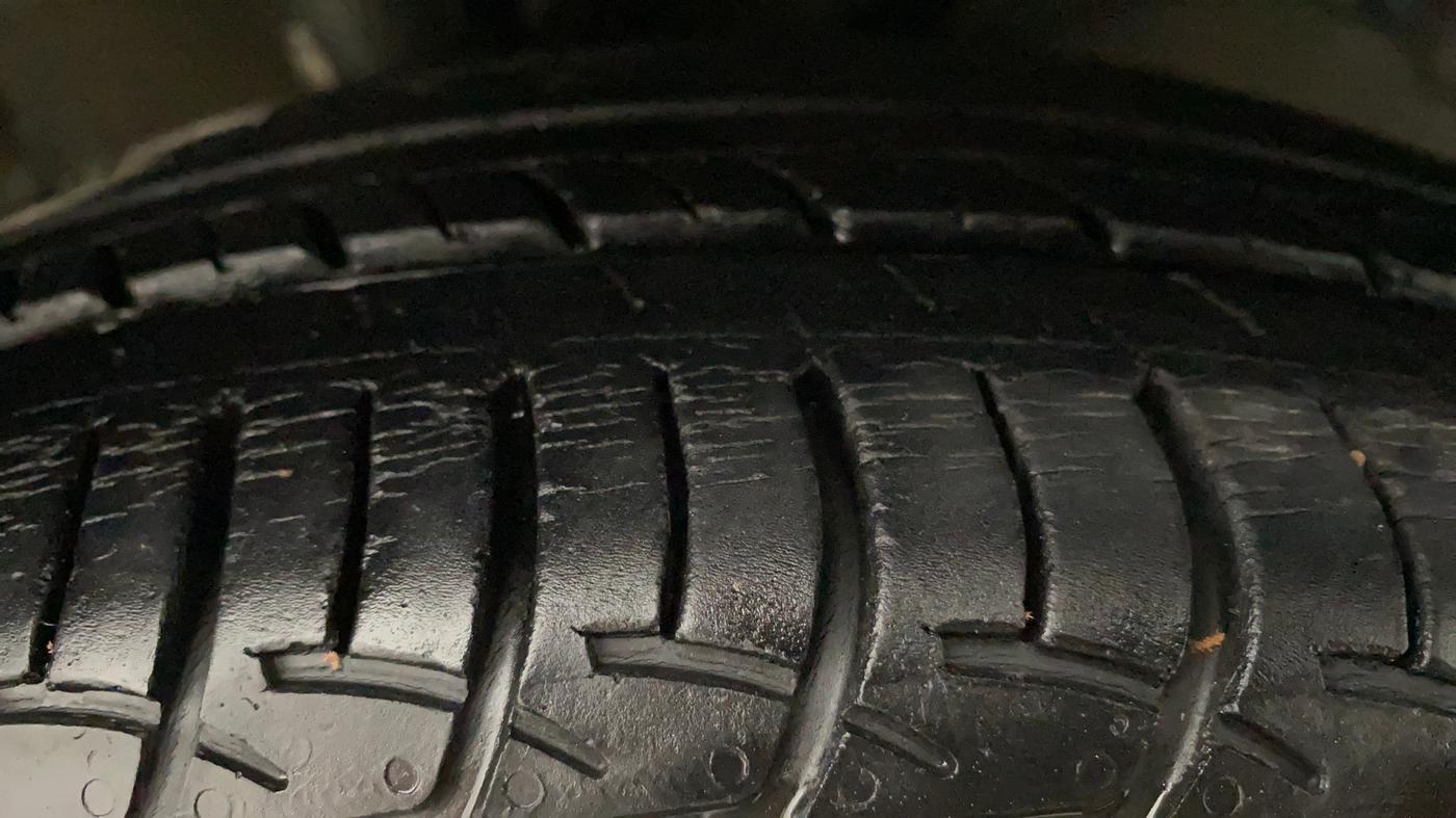 2018 Maruti Baleno DELTA CVT PETROL 1.2, Petrol, Automatic, 60,161 km, Right Front Tyre Tread