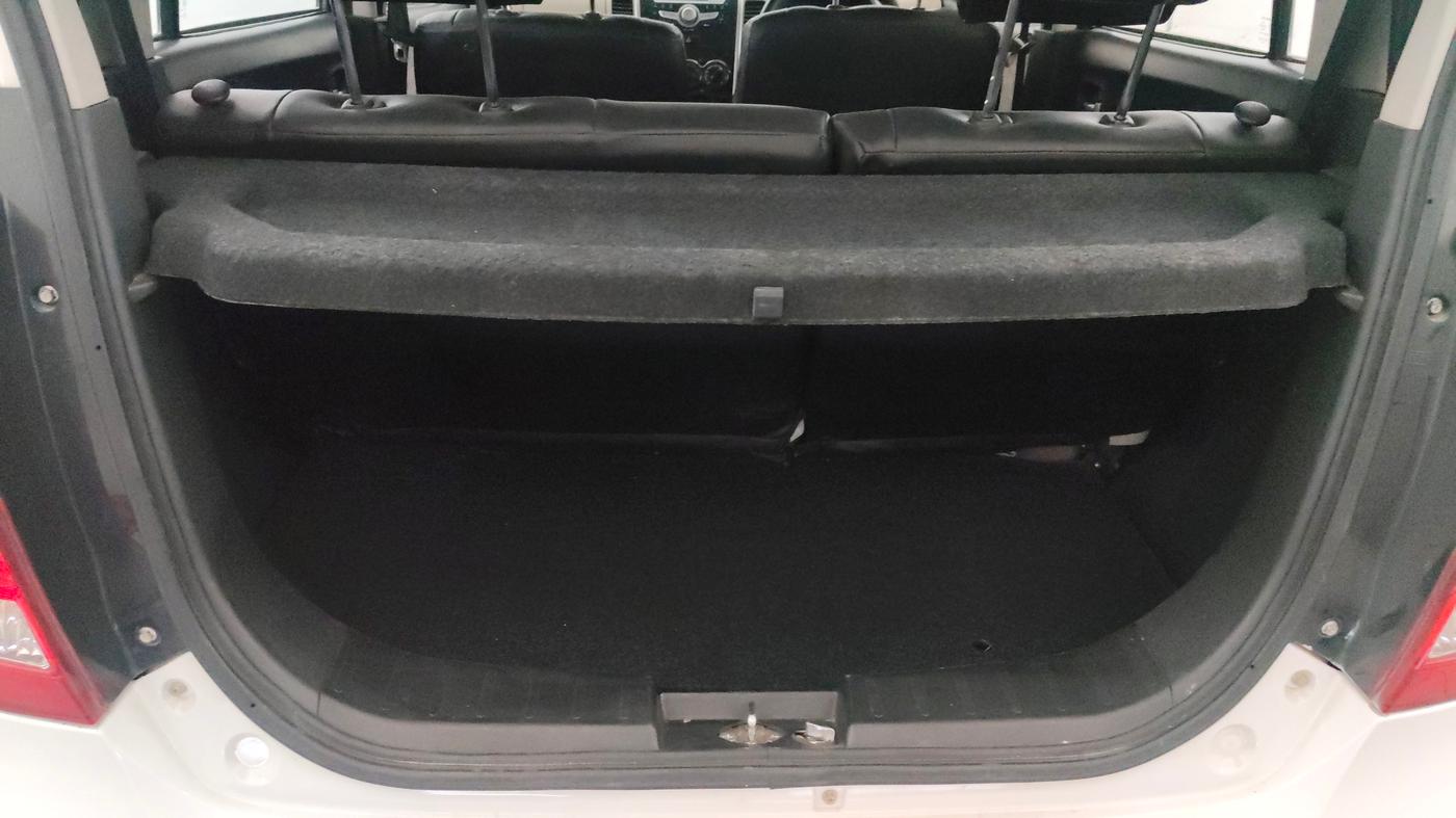 2016 Maruti Wagon R 1.0 VXI AMT, Petrol, Automatic, 31,586 km, Boot Inside