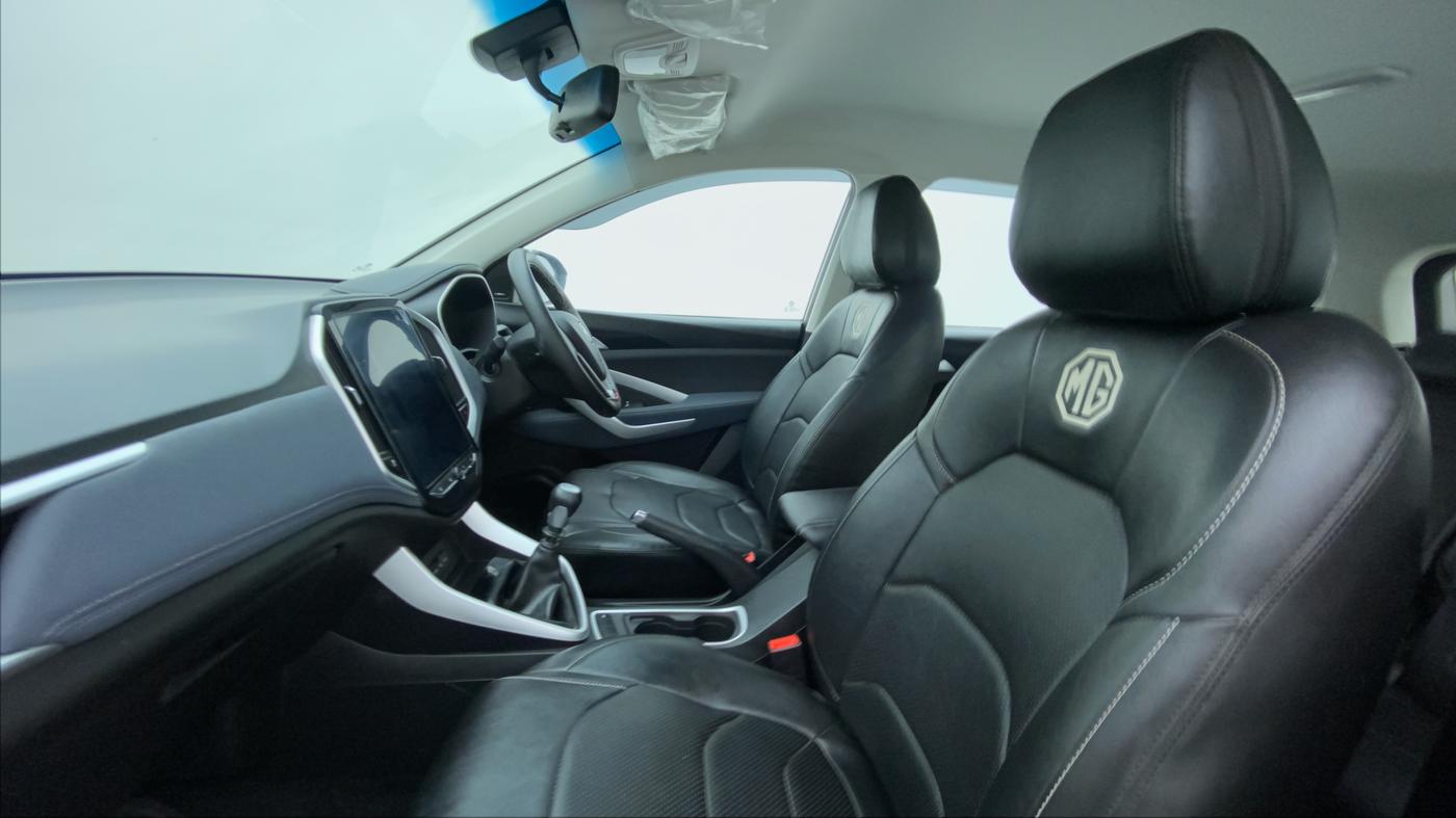 2019 MG HECTOR SUPER DIESEL, Diesel, Manual, 24,618 km, Right Side Front Door Cabin