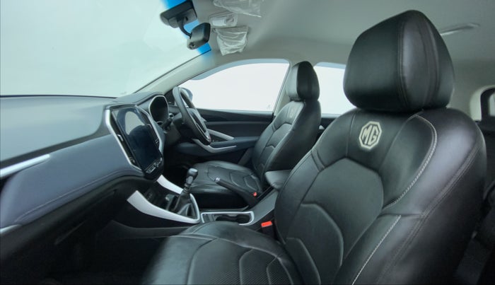 2019 MG HECTOR SUPER DIESEL, Diesel, Manual, 24,618 km, Right Side Front Door Cabin