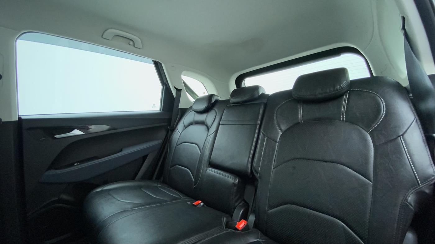 2019 MG HECTOR SUPER DIESEL, Diesel, Manual, 24,618 km, Right Side Rear Door Cabin