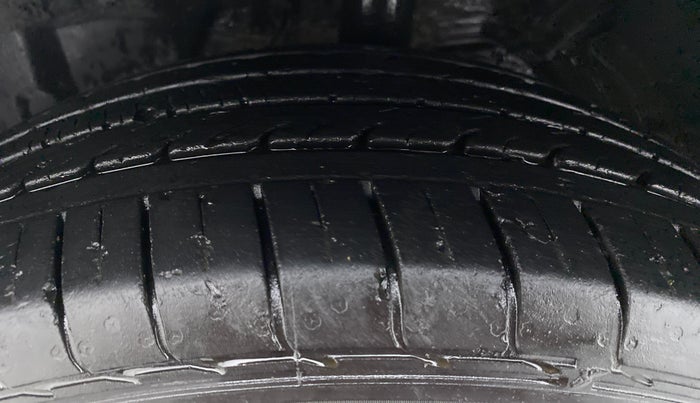 2019 MG HECTOR SUPER DIESEL, Diesel, Manual, 24,618 km, Left Front Tyre Tread