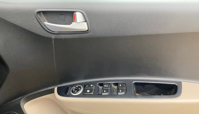 2016 Hyundai Grand i10 SPORTZ 1.2 KAPPA VTVT, Petrol, Manual, 67,039 km, Driver Side Door Panels Control