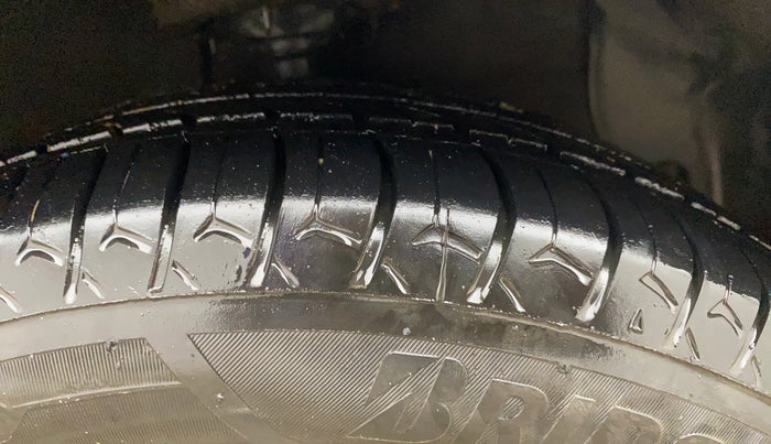 2016 Hyundai Grand i10 SPORTZ 1.2 KAPPA VTVT, Petrol, Manual, 67,039 km, Right Front Tyre Tread