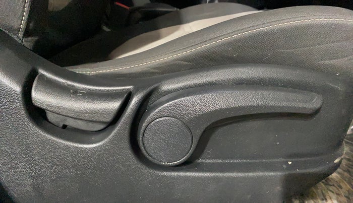 2018 Hyundai Creta SX 1.6 PETROL, Petrol, Manual, 82,153 km, Driver Side Adjustment Panel