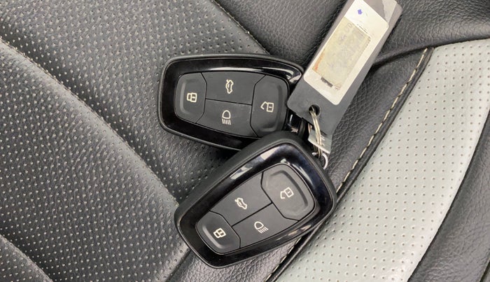 2022 Tata TIAGO NRG XZ AMT, Petrol, Automatic, 33,793 km, Key Close Up
