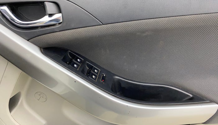 2018 Tata NEXON XZA PLUS DIESEL, Diesel, Automatic, 61,389 km, Driver Side Door Panels Control