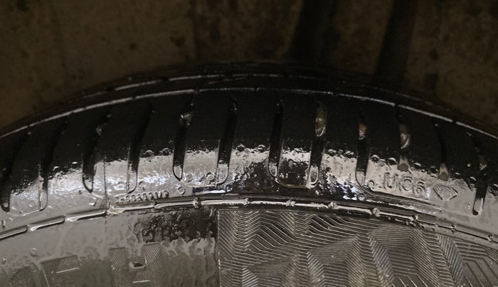 2019 Maruti XL6 ALPHA MT, Petrol, Manual, 52,801 km, Left Rear Tyre Tread