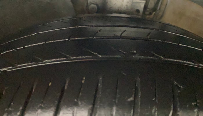 2018 Skoda Rapid 1.6 MPI STYLE PLUS MT, Petrol, Manual, 91,403 km, Left Front Tyre Tread