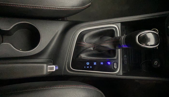 2020 Hyundai Verna SX (O) 1.0 TURBO DCT, Petrol, Automatic, 72,649 km, Gear Lever