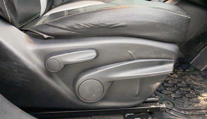 2019 Jeep Compass SPORT PLUS 1.4 PETROL, Petrol, Manual, 60,844 km, Driver Side Adjustment Panel