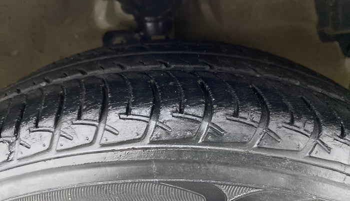 2016 Maruti Celerio ZXI, Petrol, Manual, 53,494 km, Right Front Tyre Tread
