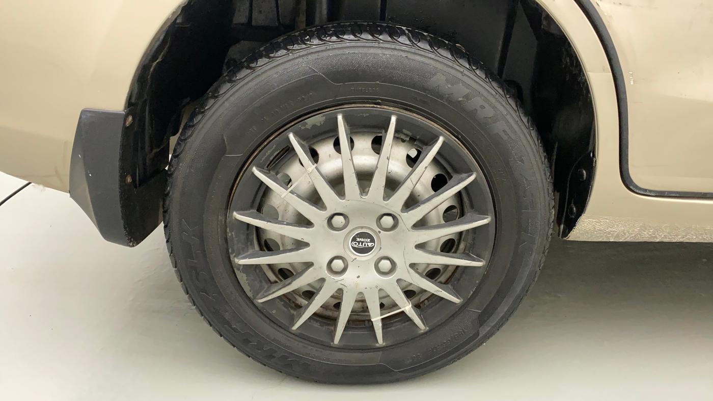 2012 Maruti Ertiga LXI, Petrol, Manual, 52,706 km, Right Rear Wheel