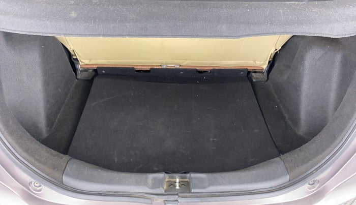 2016 Honda Jazz 1.2 V AT, Petrol, Automatic, 31,614 km, Boot Inside