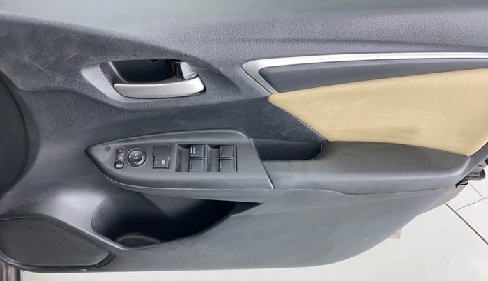 2016 Honda Jazz 1.2 V AT, Petrol, Automatic, 31,614 km, Driver Side Door Panels Control