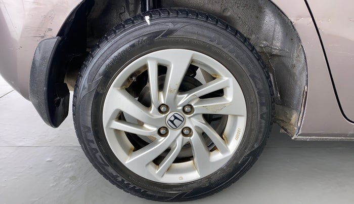 2016 Honda Jazz 1.2 V AT, Petrol, Automatic, 31,614 km, Right Rear Wheel