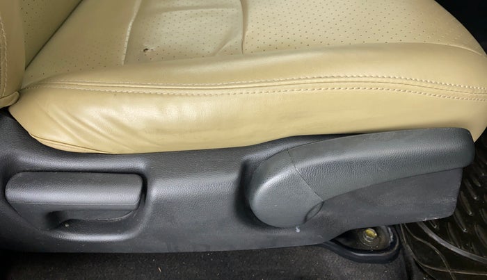 2016 Honda Jazz 1.2 V AT, Petrol, Automatic, 31,614 km, Driver Side Adjustment Panel