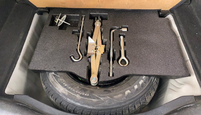 2016 Honda Jazz 1.2 V AT, Petrol, Automatic, 31,614 km, Spare Tyre