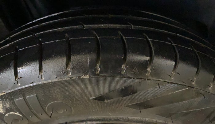 2020 Maruti Dzire VXI, Petrol, Manual, 90,588 km, Right Rear Tyre Tread