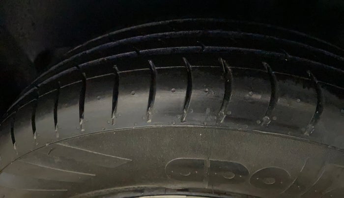 2020 Maruti Dzire VXI, Petrol, Manual, 90,588 km, Left Rear Tyre Tread