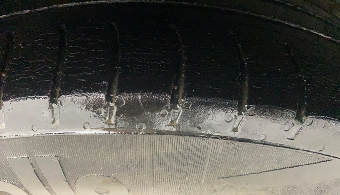 2014 Tata Zest XMA F-TRONIC DIESEL, Diesel, Automatic, 1,33,640 km, Right Rear Tyre Tread