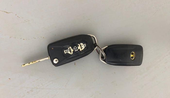 2014 Tata Zest XMA F-TRONIC DIESEL, Diesel, Automatic, 1,33,640 km, Key Close Up