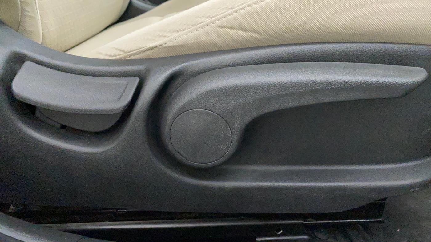 2020 Hyundai Verna SX DIESEL MT, Diesel, Manual, 26,204 km, Driver Side Adjustment Panel