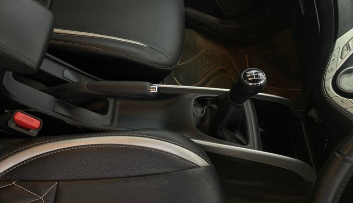 2018 Maruti Baleno ALPHA PETROL 1.2, Petrol, Manual, 13,057 km, Gear Lever