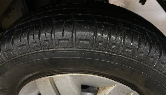 2016 Maruti Alto 800 VXI, Petrol, Manual, 26,066 km, Left Rear Tyre Tread