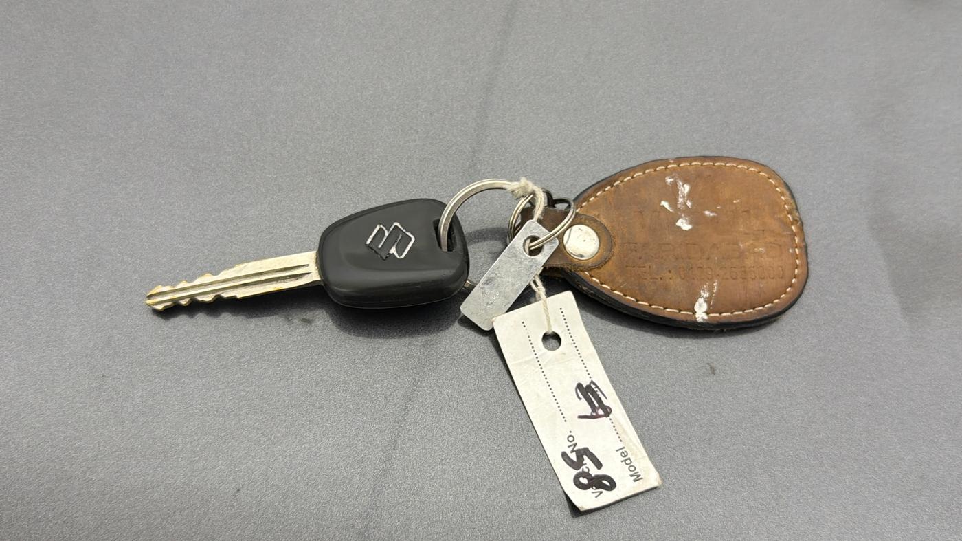 2015 Maruti Alto K10 VXI, Petrol, Manual, 68,293 km, Key Close Up
