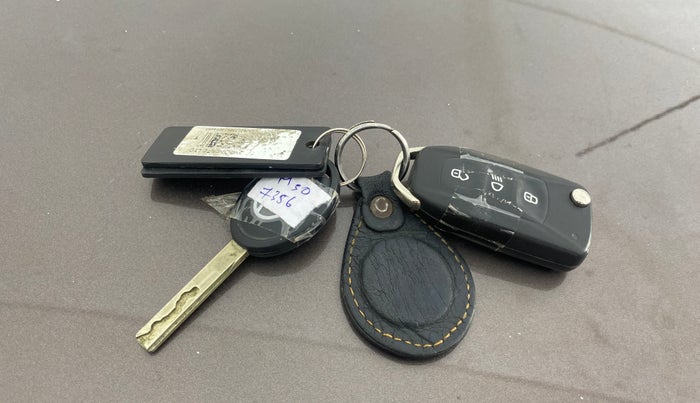 2019 Tata Tiago XZ PETROL, Petrol, Manual, 80,375 km, Key Close Up