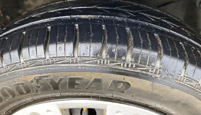 2016 Honda Amaze 1.2L I-VTEC S, Petrol, Manual, 56,392 km, Right Front Tyre Tread