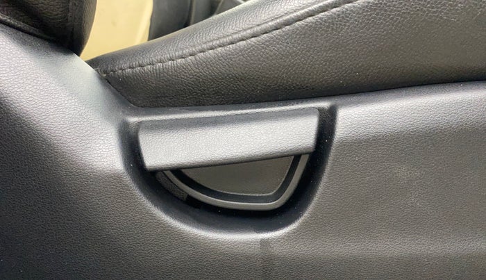 2020 Hyundai NEW SANTRO ASTA AMT, Petrol, Automatic, 9,162 km, Driver Side Adjustment Panel