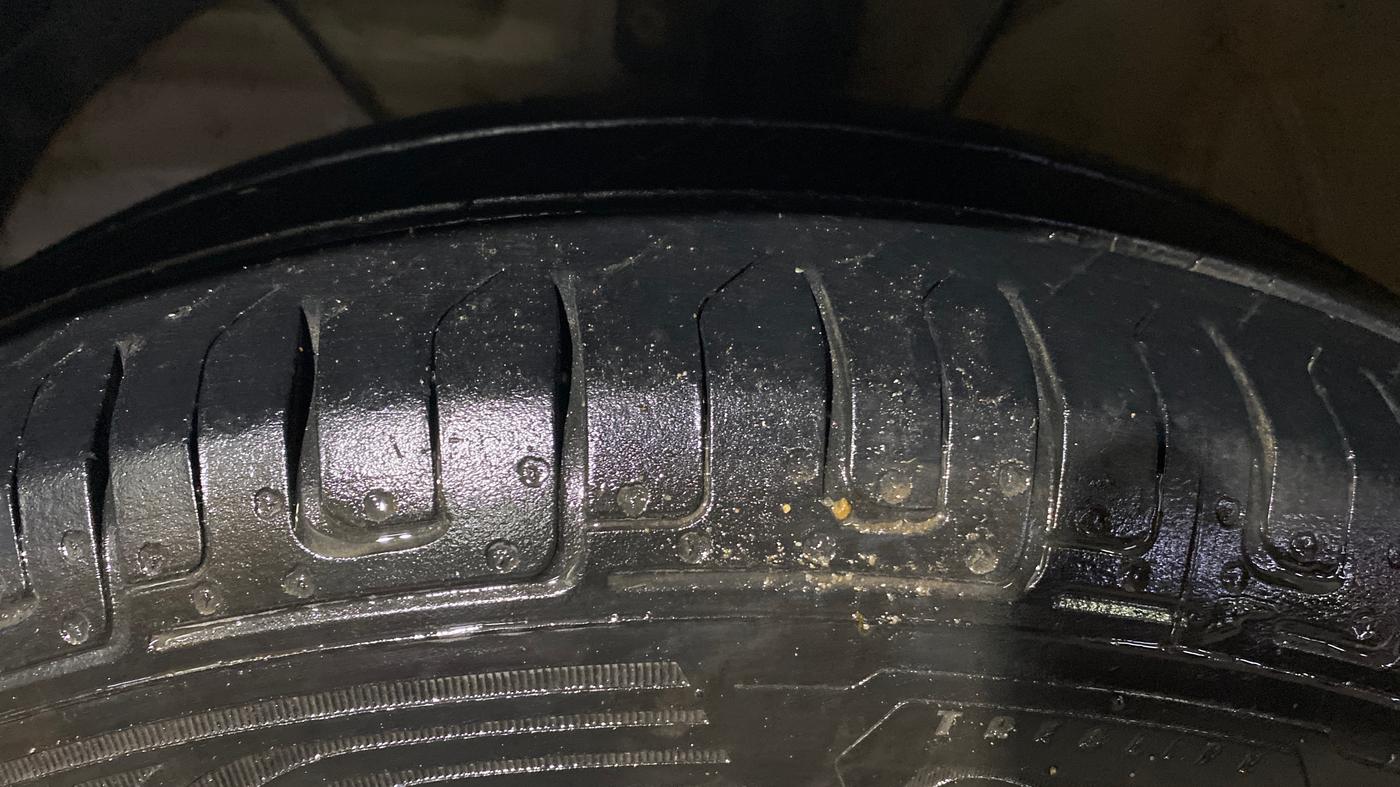 2022 Maruti Swift LXI, Petrol, Manual, 49,484 km, Left Front Tyre Tread