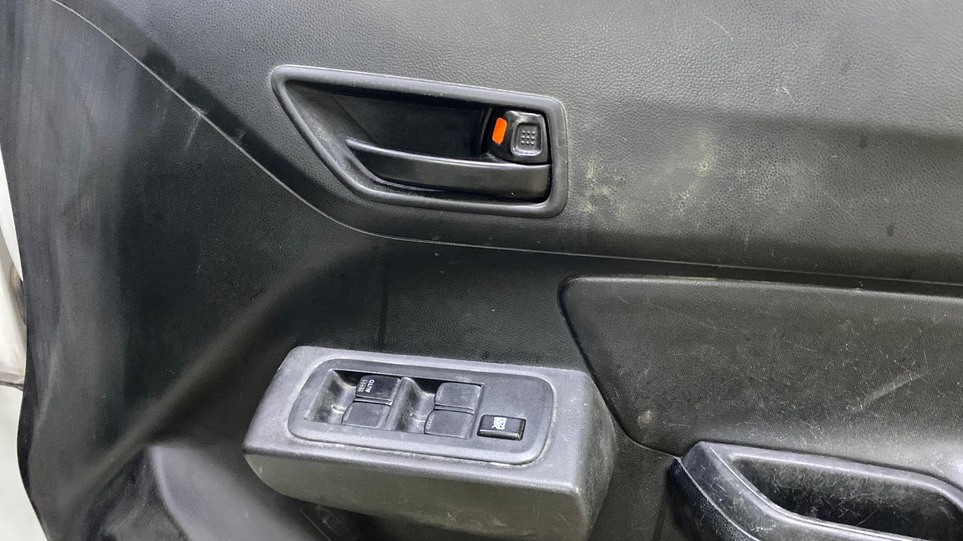2022 Maruti Swift LXI, Petrol, Manual, 49,484 km, Driver Side Door Panels Control